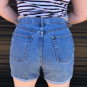 TRENDY CUTE GAP JEAN SHORTS